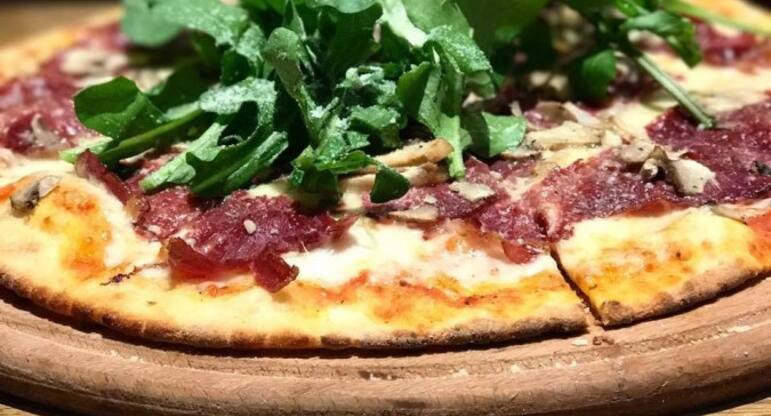 Pizza Locale Balcova Izmir